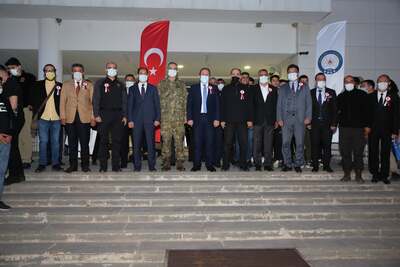 Gençlik, Şuur, Özgüven ve İletişim” konulu konferans 15 Temmuz Kongre ve Kültür Merkezinde düzenlendi.