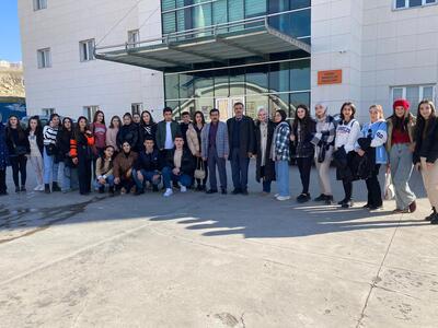 Uzun Geçit'ten gelen Lisesi Öğrencileri , Rehber  öğretmenleri eşliğinde Üniversitemiz gezdirildi.
